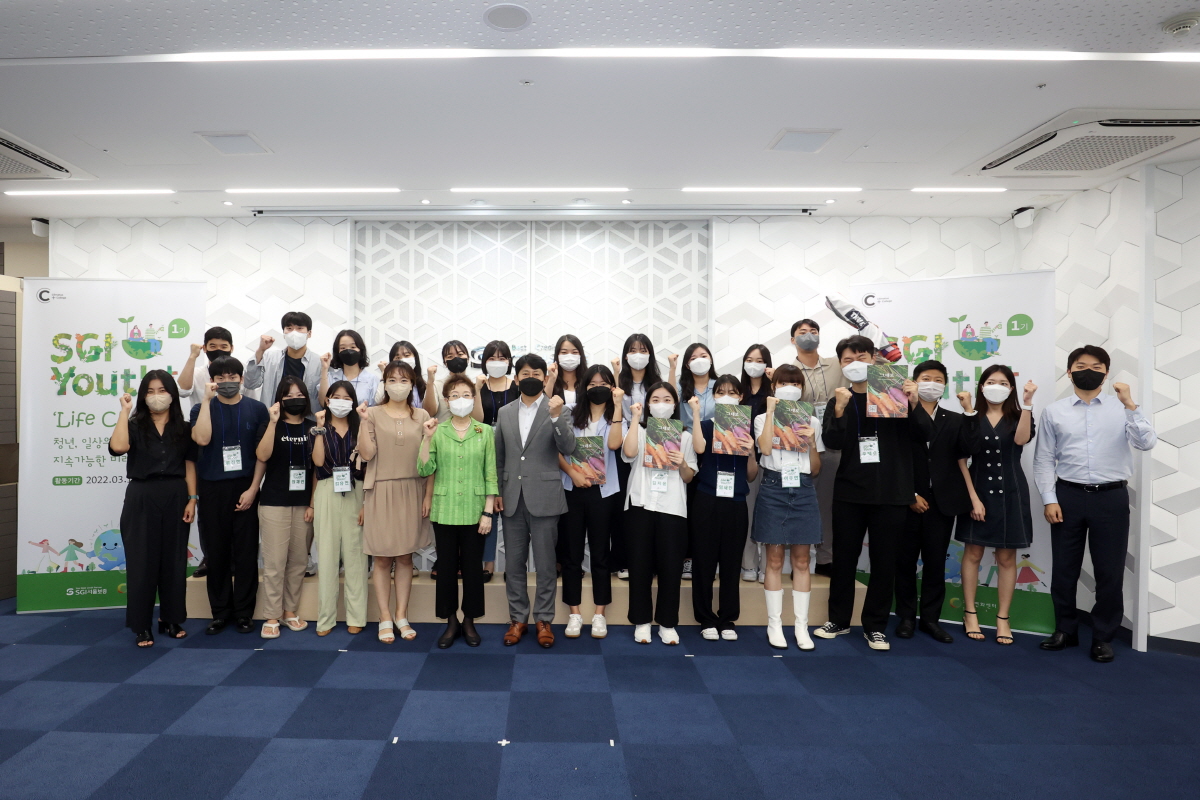 그림입니다.원본 그림의 이름: 1203.JPG원본 그림의 크기: 가로 5472pixel, 세로 3648pixel사진 찍은 날짜: 2022년 08월 11일 오후 6:35카메라 제조 업체 : Canon카메라 모델 : Canon EOS R6프로그램 이름 : Adobe Photoshop 23.4 (Windows)F-스톱 : 6.3노출 시간 : 1/125초IOS 감도 : 2500색 대표 : sRGB노출 모드 : 수동프로그램 노